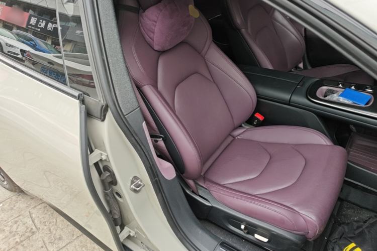 Used Xiaomi Auto SU7 2024 Rear-Drive Long-Range Intelligent Driving Version Right Front Seat