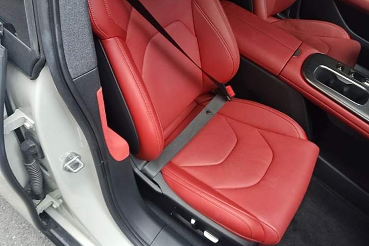 Used Xiaomi Auto SU7 2024 Rear-Drive Long-Range Intelligent Driving Version Right Front Seat