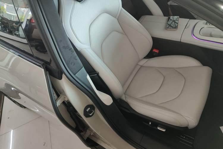 Used Xiaomi Auto SU7 2024 Four-Wheel Drive Ultra-Long Range Advanced Intelligent Driving Max Edition Right Front Seat