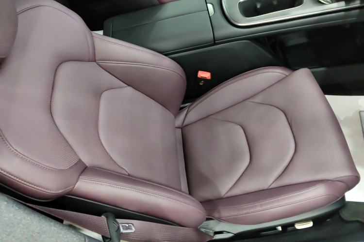 Used Xiaomi Auto SU7 2024 Rear-Drive Ultra-Long Range Advanced Pro-Level Intelligent Driving Version Right Front Seat