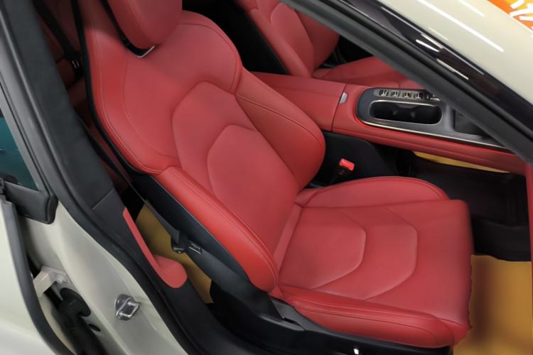 Used Xiaomi Auto SU7 2024 Four-Wheel Drive Ultra-Long Range Advanced Intelligent Driving Max Edition Right Front Seat
