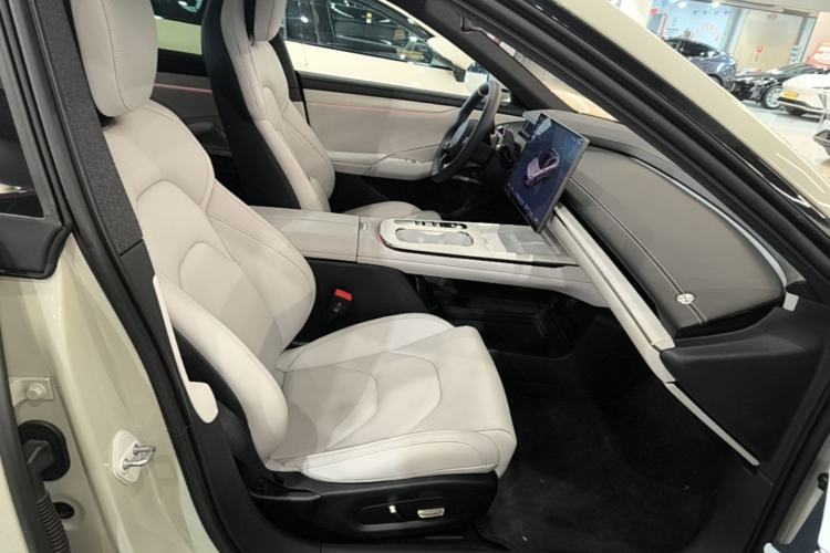 Used Xiaomi Auto SU7 2024 Rear-Drive Long-Range Intelligent Driving Version Right Front Seat