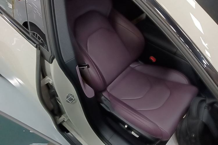 Used Xiaomi Auto SU7 2024 Rear-Drive Long-Range Intelligent Driving Version Right Front Seat