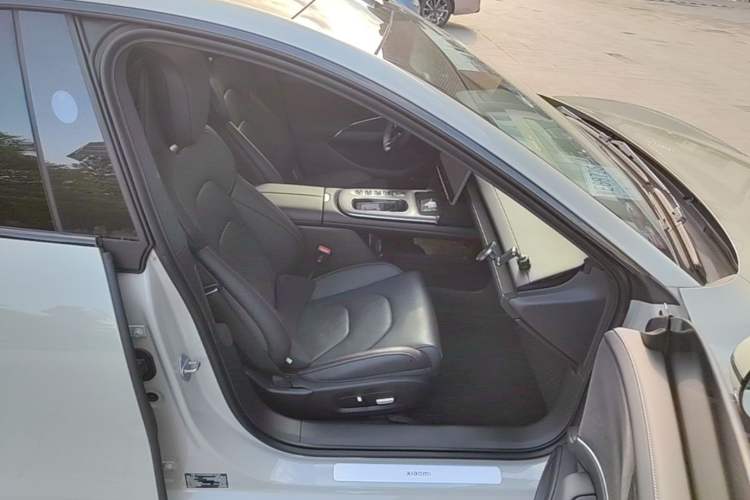 Used Xiaomi Auto SU7 2024 Rear-Drive Ultra-Long Range Advanced Pro-Level Intelligent Driving Version Right Front Seat