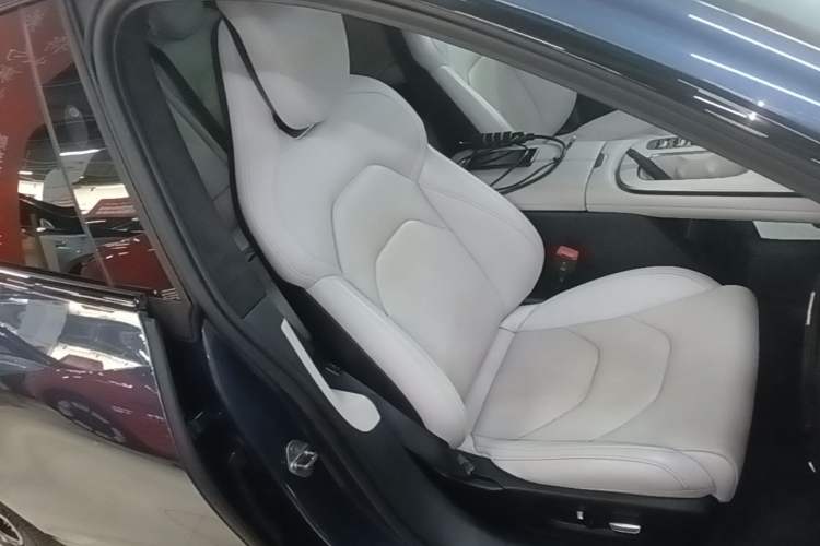 Used Xiaomi Auto SU7 2024 Four-Wheel Drive Ultra-Long Range Advanced Intelligent Driving Max Edition Right Front Seat