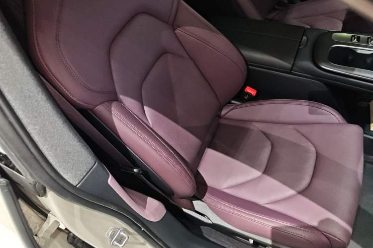 Used Xiaomi Auto SU7 2024 Rear-Drive Standard Founder Edition Right Front Seat