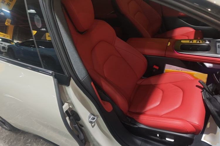 Used Xiaomi Auto SU7 2024 Rear-Drive Long-Range Intelligent Driving Version Right Front Seat
