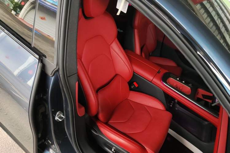 Used Xiaomi Auto SU7 2024 Rear-Drive Long-Range Intelligent Driving Version Right Front Seat