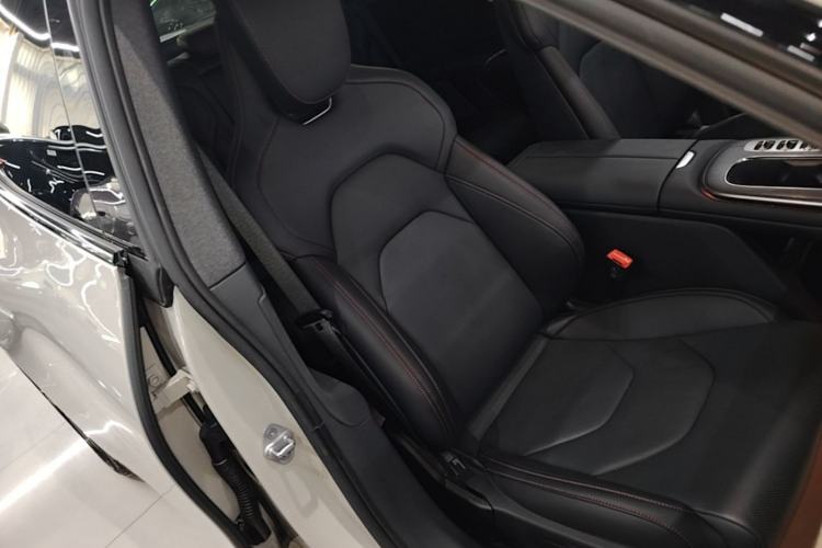 Used Xiaomi Auto SU7 2024 Rear-Drive Ultra-Long Range Advanced Pro-Level Intelligent Driving Version Right Front Seat