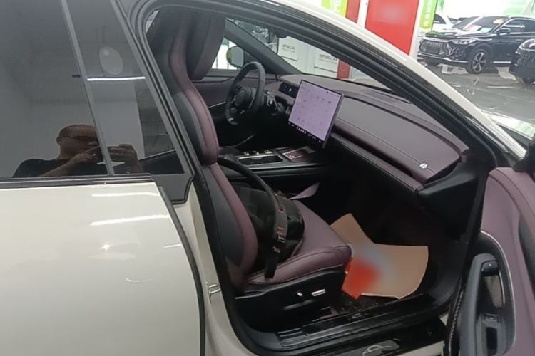 Used Xiaomi Auto SU7 2024 Rear-Drive Long-Range Intelligent Driving Version Right Front Seat