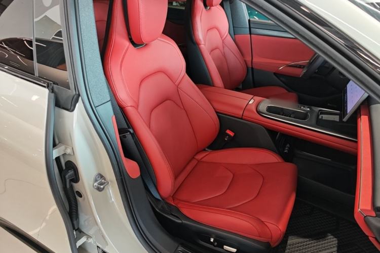 Used Xiaomi Auto SU7 2024 Rear-Drive Ultra-Long Range Advanced Pro-Level Intelligent Driving Version Right Front Seat
