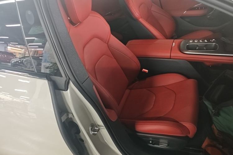 Used Xiaomi Auto SU7 2024 Rear-Drive Ultra-Long Range Advanced Pro-Level Intelligent Driving Version Right Front Seat