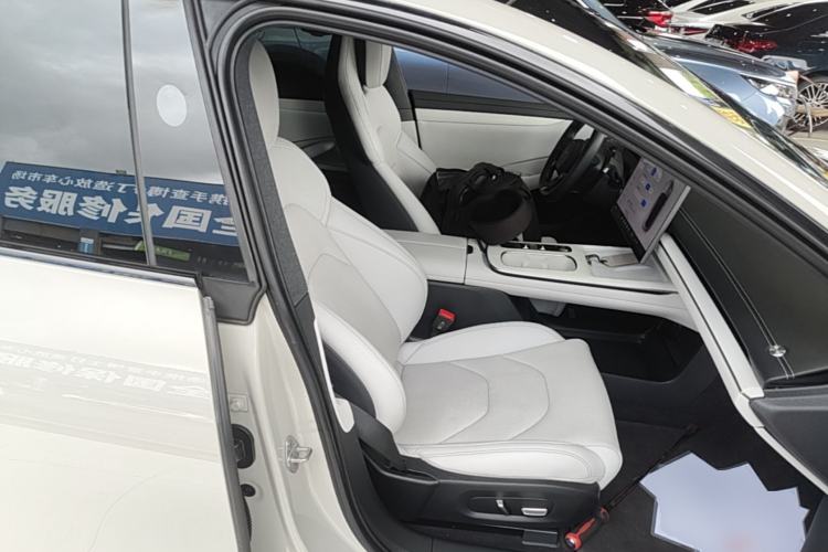 Used Xiaomi Auto SU7 2024 Rear-Drive Long-Range Intelligent Driving Version Right Front Seat