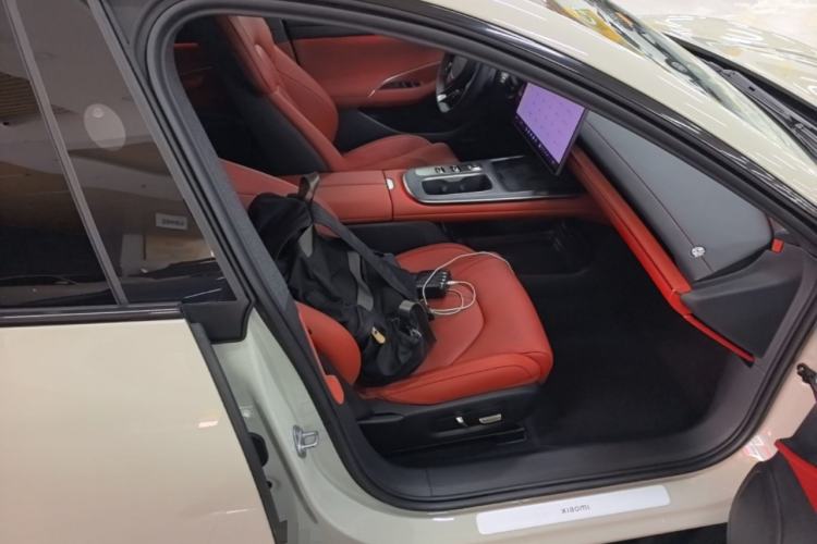 Used Xiaomi Auto SU7 2024 Rear-Drive Long-Range Intelligent Driving Version Right Front Seat