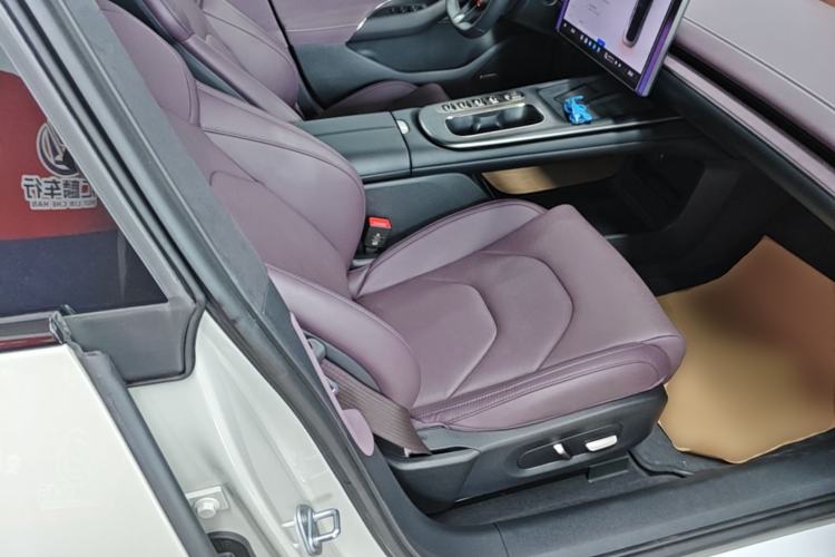 Used Xiaomi Auto SU7 2024 Four-Wheel Drive Ultra-Long Range Advanced Intelligent Driving Max Edition Right Front Seat