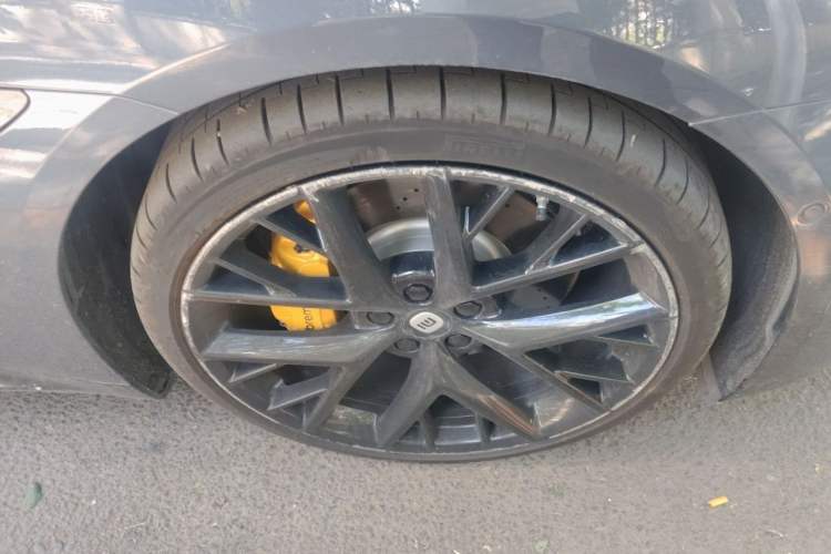 Used Xiaomi Auto SU7 2024 Four-Wheel Drive Ultra-Long Range Advanced Intelligent Driving Max Edition Right Front Wheel Hub