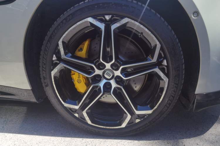 Used Xiaomi Auto SU7 2024 Four-Wheel-Drive Max Founder's Edition Right Front Wheel Hub