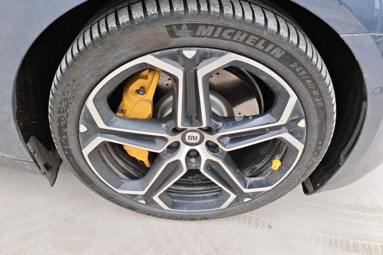 Used Xiaomi Auto SU7 2024 Four-Wheel Drive Ultra-Long Range Advanced Intelligent Driving Max Edition Right Front Wheel Hub