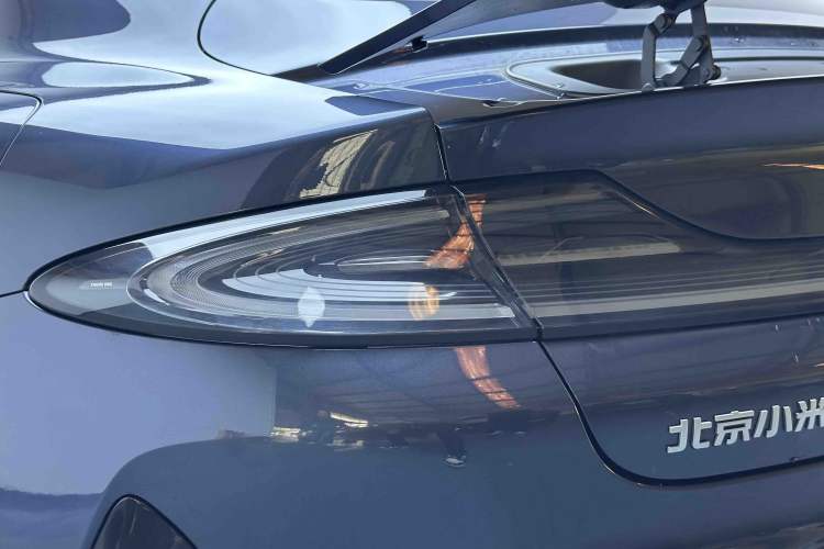 Used Xiaomi Auto SU7 2024 Four-Wheel-Drive Max Founder's Edition Right Rear Taillight