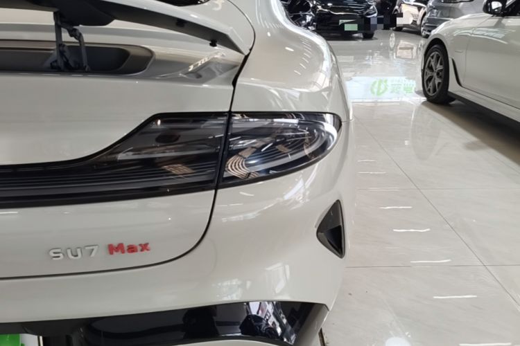 Used Xiaomi Auto SU7 2024 Four-Wheel Drive Ultra-Long Range Advanced Intelligent Driving Max Edition Right Rear Taillight
