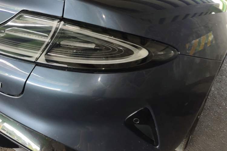 Used Xiaomi Auto SU7 2024 Rear-Drive Ultra-Long Range Advanced Pro-Level Intelligent Driving Version Right Rear Taillight