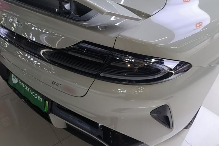 Used Xiaomi Auto SU7 2024 Four-Wheel Drive Ultra-Long Range Advanced Intelligent Driving Max Edition Right Rear Taillight