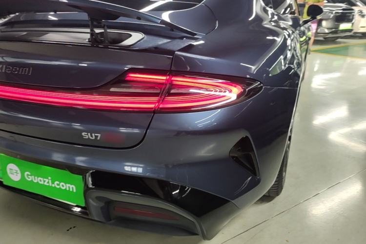 Used Xiaomi Auto SU7 2024 Four-Wheel-Drive Max Founder's Edition Right Rear Taillight