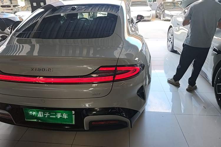 Used Xiaomi Auto SU7 2024 Rear-Drive Ultra-Long Range Advanced Pro-Level Intelligent Driving Version Right Rear Taillight