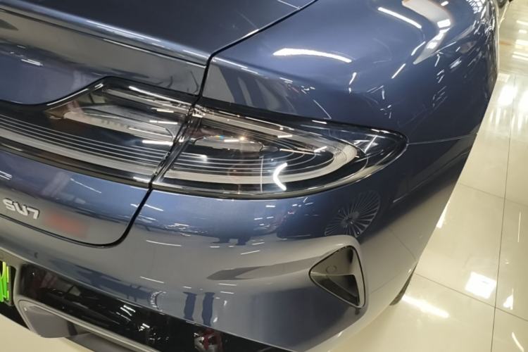 Used Xiaomi Auto SU7 2024 Four-Wheel Drive Ultra-Long Range Advanced Intelligent Driving Max Edition Right Rear Taillight