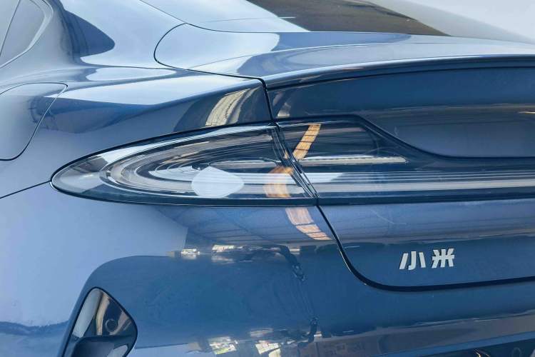 Used Xiaomi Auto SU7 2024 Rear-Drive Long-Range Intelligent Driving Version Right Rear Taillight