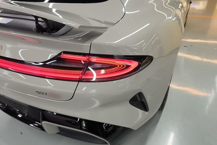 Used Xiaomi Auto SU7 2024 Four-Wheel Drive Ultra-Long Range Advanced Intelligent Driving Max Edition Right Rear Taillight