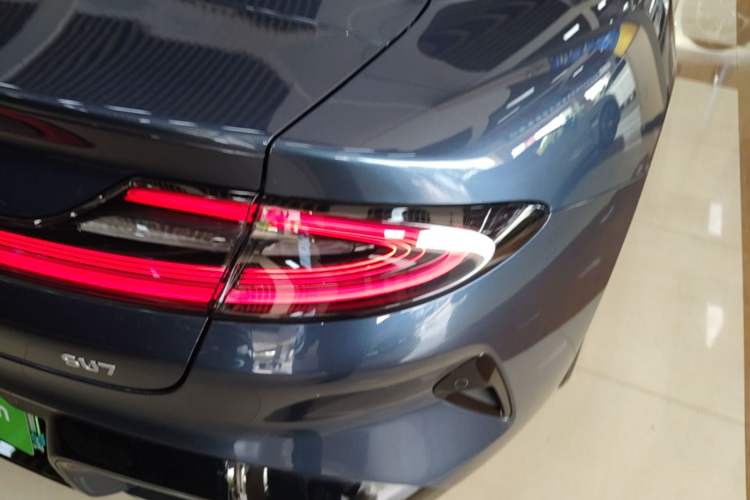 Used Xiaomi Auto SU7 2024 Rear-Drive Ultra-Long Range Advanced Pro-Level Intelligent Driving Version Right Rear Taillight