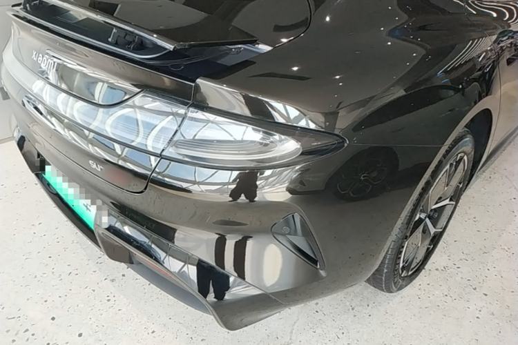 Used Xiaomi Auto SU7 2024 Four-Wheel Drive Ultra-Long Range Advanced Intelligent Driving Max Edition Right Rear Taillight