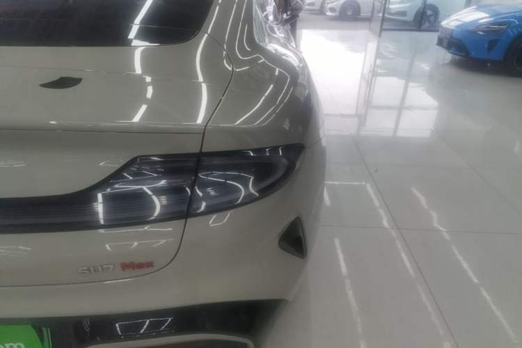 Used Xiaomi Auto SU7 2024 Four-Wheel Drive Ultra-Long Range Advanced Intelligent Driving Max Edition Right Rear Taillight