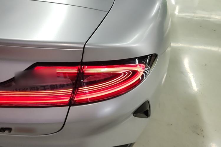 Used Xiaomi Auto SU7 2024 Four-Wheel Drive Ultra-Long Range Advanced Intelligent Driving Max Edition Right Rear Taillight