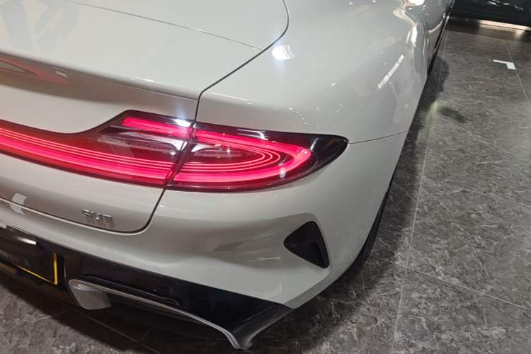 Used Xiaomi Auto SU7 2024 Rear-Drive Long-Range Intelligent Driving Version Right Rear Taillight