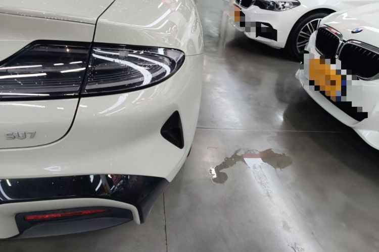 Used Xiaomi Auto SU7 2024 Rear-Drive Long-Range Intelligent Driving Version Right Rear Taillight