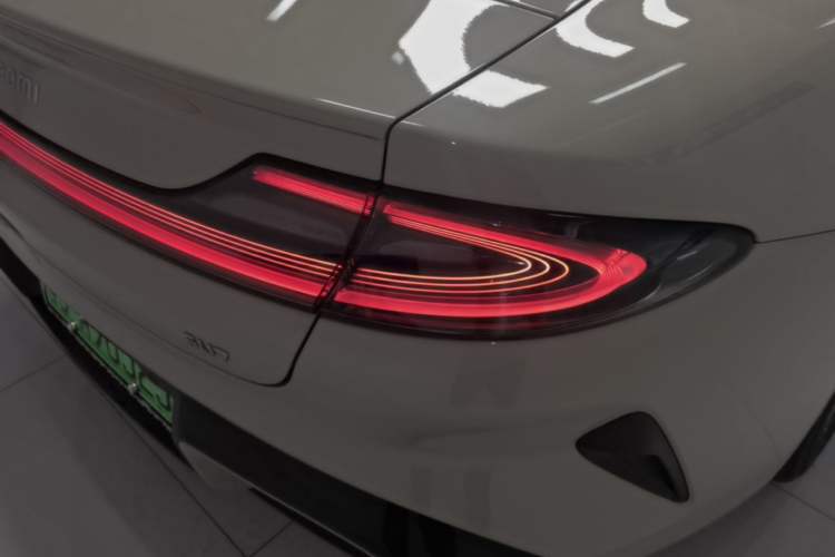 Used Xiaomi Auto SU7 2024 Rear-Drive Long-Range Intelligent Driving Version Right Rear Taillight