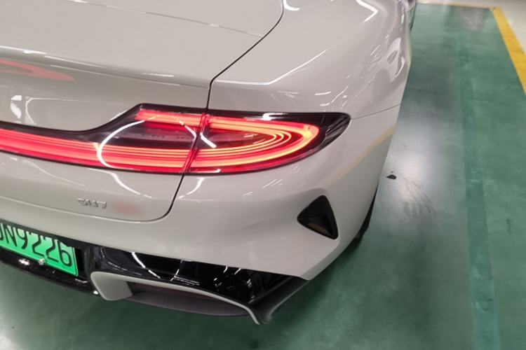 Used Xiaomi Auto SU7 2024 Four-Wheel Drive Ultra-Long Range Advanced Intelligent Driving Max Edition Right Rear Taillight