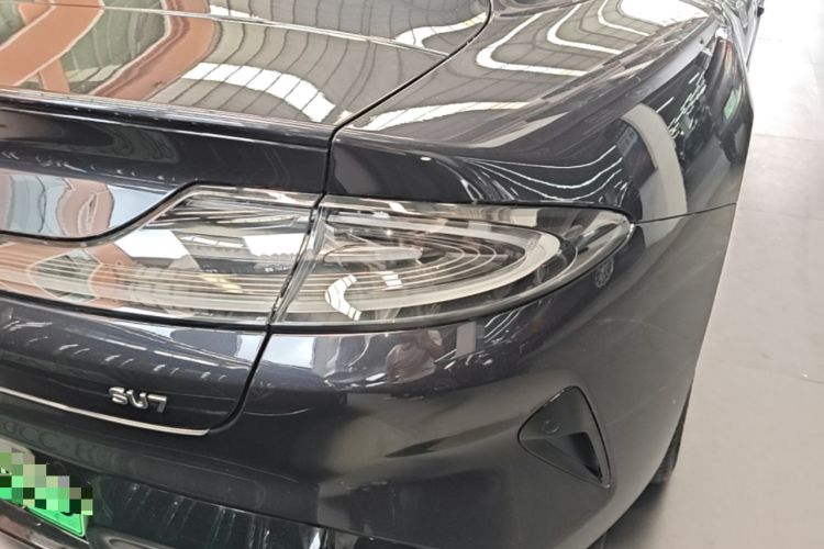 Used Xiaomi Auto SU7 2024 Rear-Drive Long-Range Intelligent Driving Version Right Rear Taillight