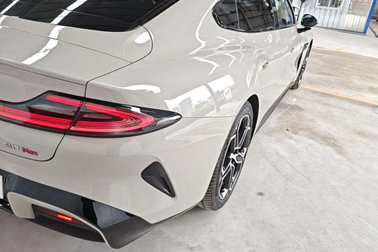 Used Xiaomi Auto SU7 2024 Four-Wheel Drive Ultra-Long Range Advanced Intelligent Driving Max Edition Right Rear Taillight