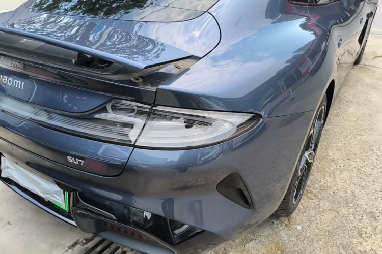 Used Xiaomi Auto SU7 2024 Four-Wheel Drive Ultra-Long Range Advanced Intelligent Driving Max Edition Right Rear Taillight
