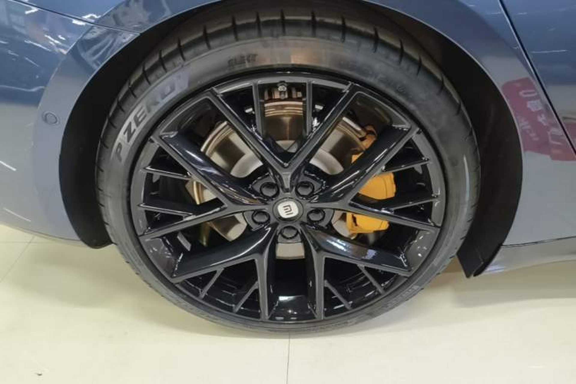 Used Xiaomi Auto SU7 2024 Four-Wheel Drive Ultra-Long Range Advanced Intelligent Driving Max Edition Right Rear Wheel Hub