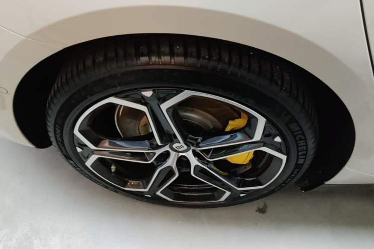 Used Xiaomi Auto SU7 2024 Rear-Drive Ultra-Long Range Advanced Pro-Level Intelligent Driving Version Right Rear Wheel Hub