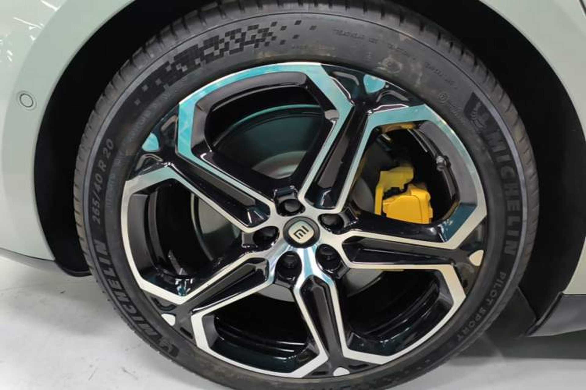 Used Xiaomi Auto SU7 2024 Four-Wheel Drive Ultra-Long Range Advanced Intelligent Driving Max Edition Right Rear Wheel Hub
