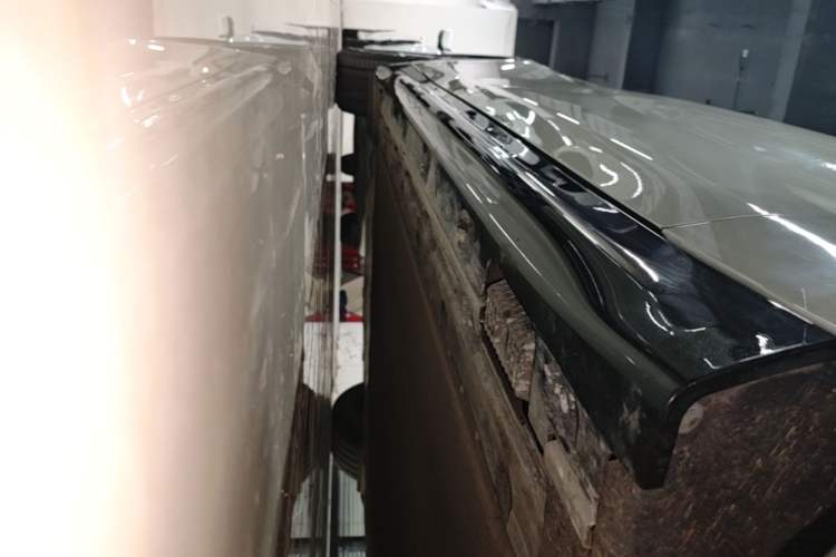 Used Xiaomi Auto SU7 2024 Rear-Drive Ultra-Long Range Advanced Pro-Level Intelligent Driving Version Right Side Sill