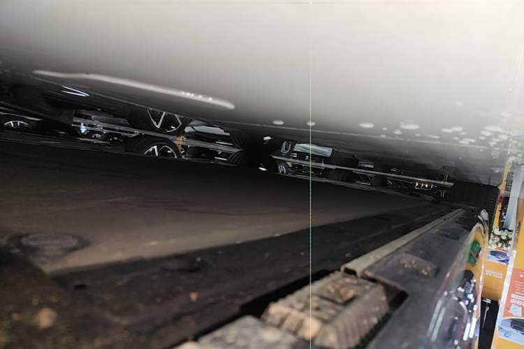 Used Xiaomi Auto SU7 2024 Rear-Drive Long-Range Intelligent Driving Version Right Side Sill