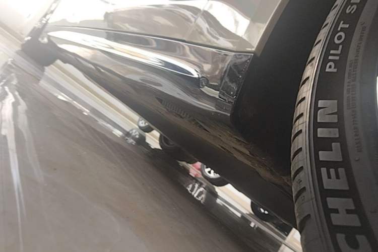 Used Xiaomi Auto SU7 2024 Rear-Drive Ultra-Long Range Advanced Pro-Level Intelligent Driving Version Right Side Sill