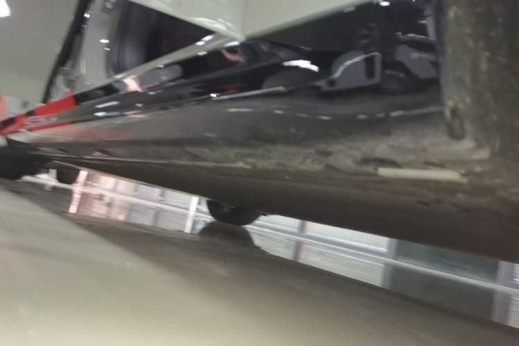 Used Xiaomi Auto SU7 2024 Four-Wheel-Drive Max Founder's Edition Right Side Sill