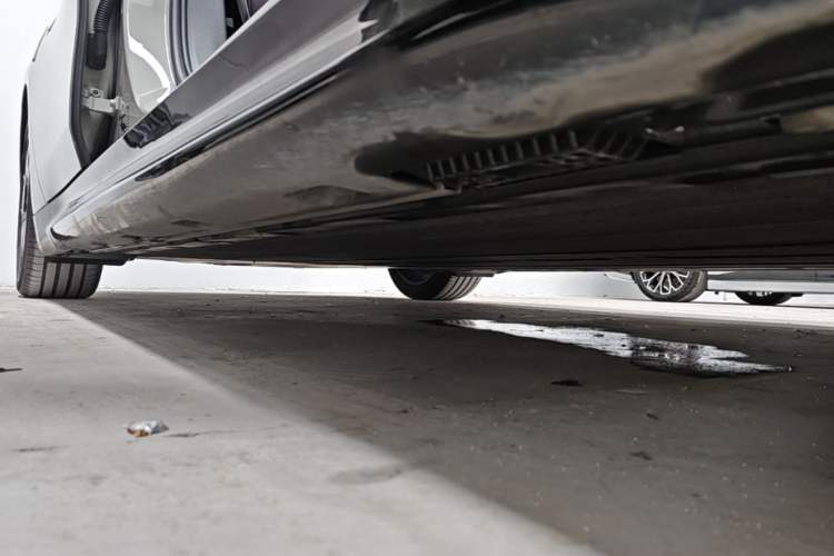 Used Xiaomi Auto SU7 2024 Rear-Drive Long-Range Intelligent Driving Version Right Side Sill